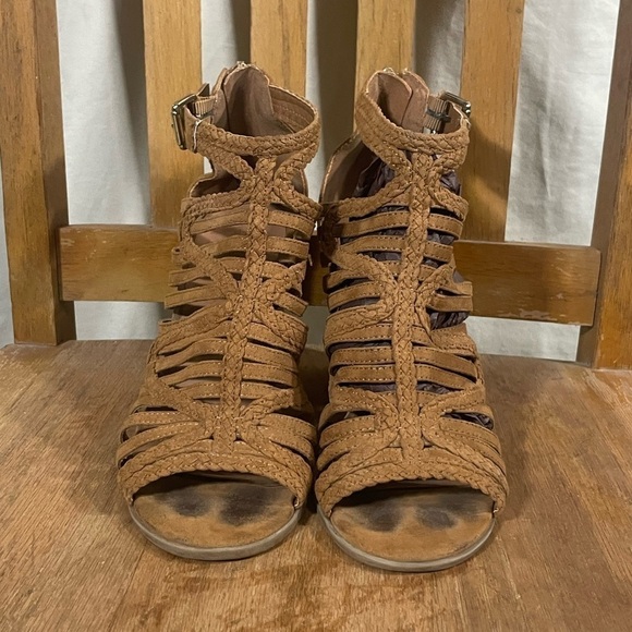 Indigo rd Tan Strappy Heeled Sandal Size 7M - Picture 2 of 8